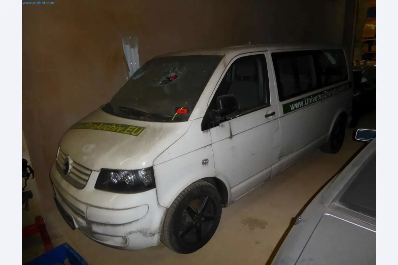 Magazijnliquidatie van een dienstverlenend bedrijf, voertuigen, magazijnuitrusting-9