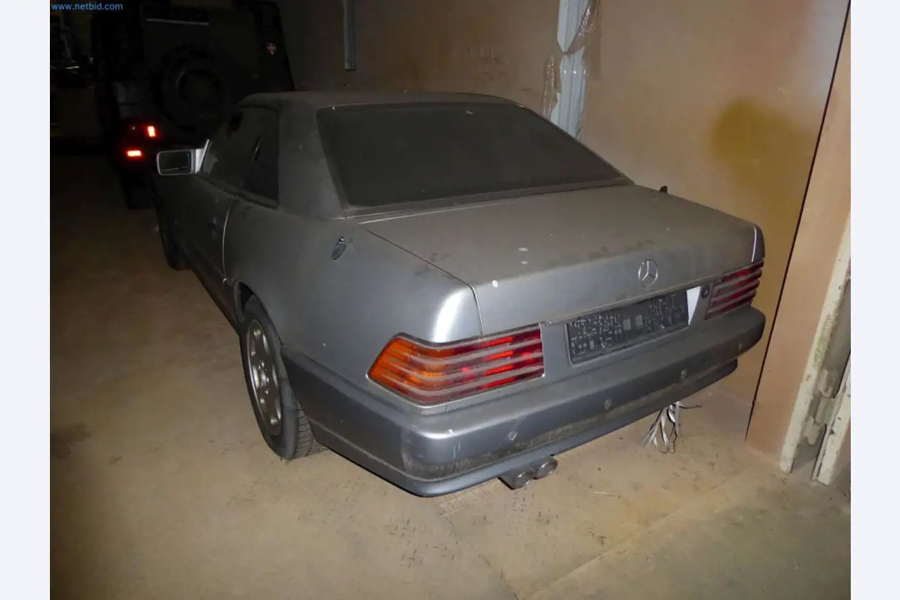 Lagerauflösung eines Dienstleistungsbetriebes, Fahrzeuge, Lagereinrichtung-3