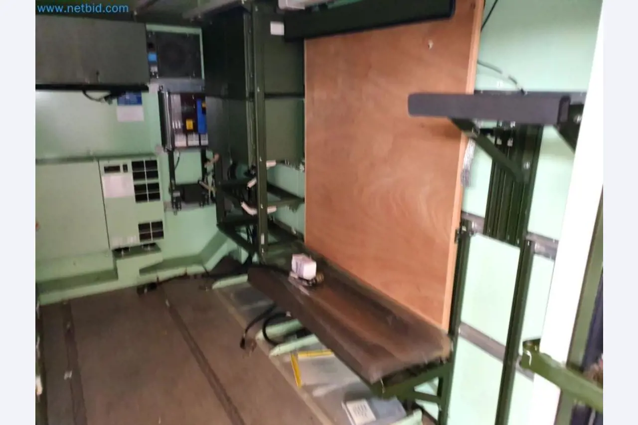 Likwidacja magazynu firmy usługowej, pojazdy, wyposażenie magazynu-14