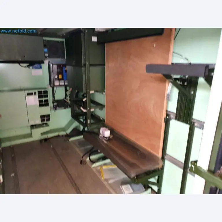 Likwidacja magazynu firmy usługowej, pojazdy, wyposażenie magazynu-14