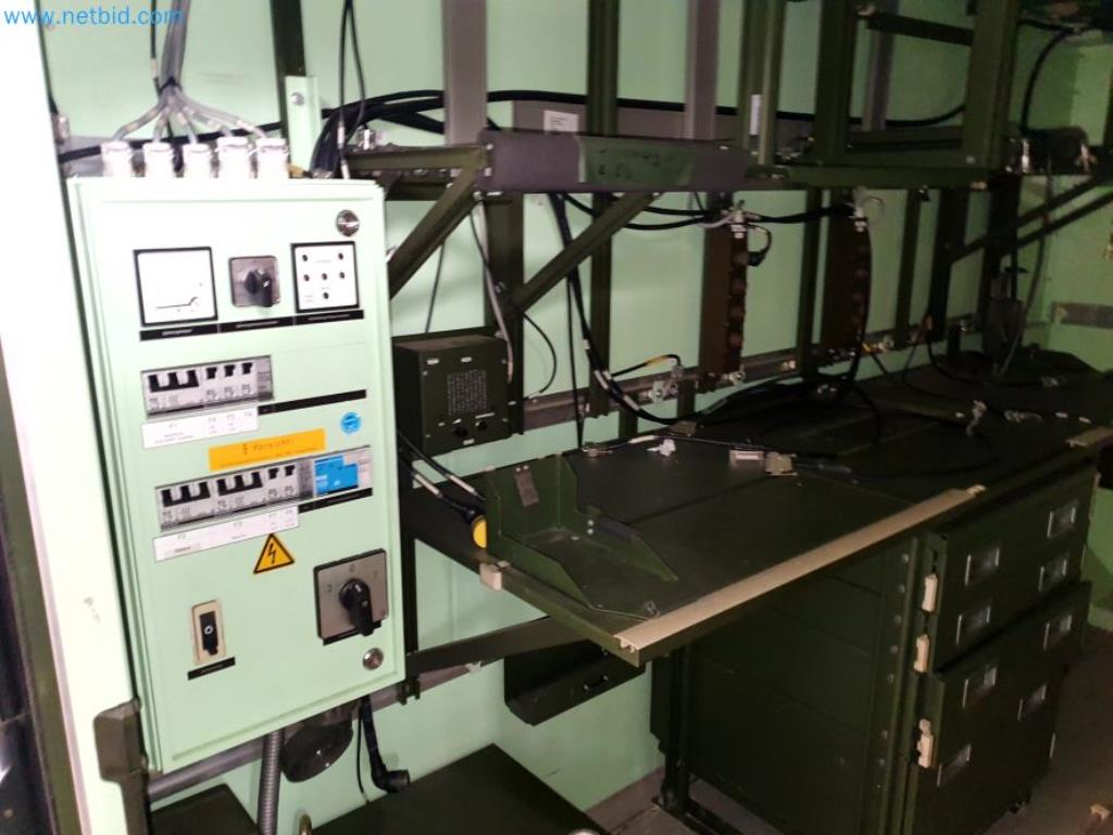 Likwidacja magazynu firmy usługowej, pojazdy, wyposażenie magazynu-17