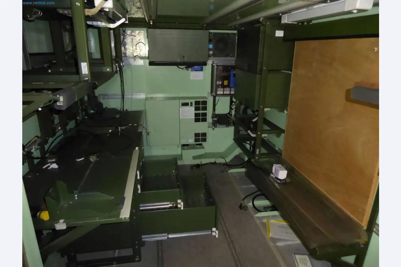 Likwidacja magazynu firmy usługowej, pojazdy, wyposażenie magazynu-4