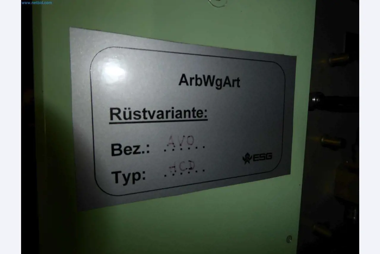 Likwidacja magazynu firmy usługowej, pojazdy, wyposażenie magazynu-5