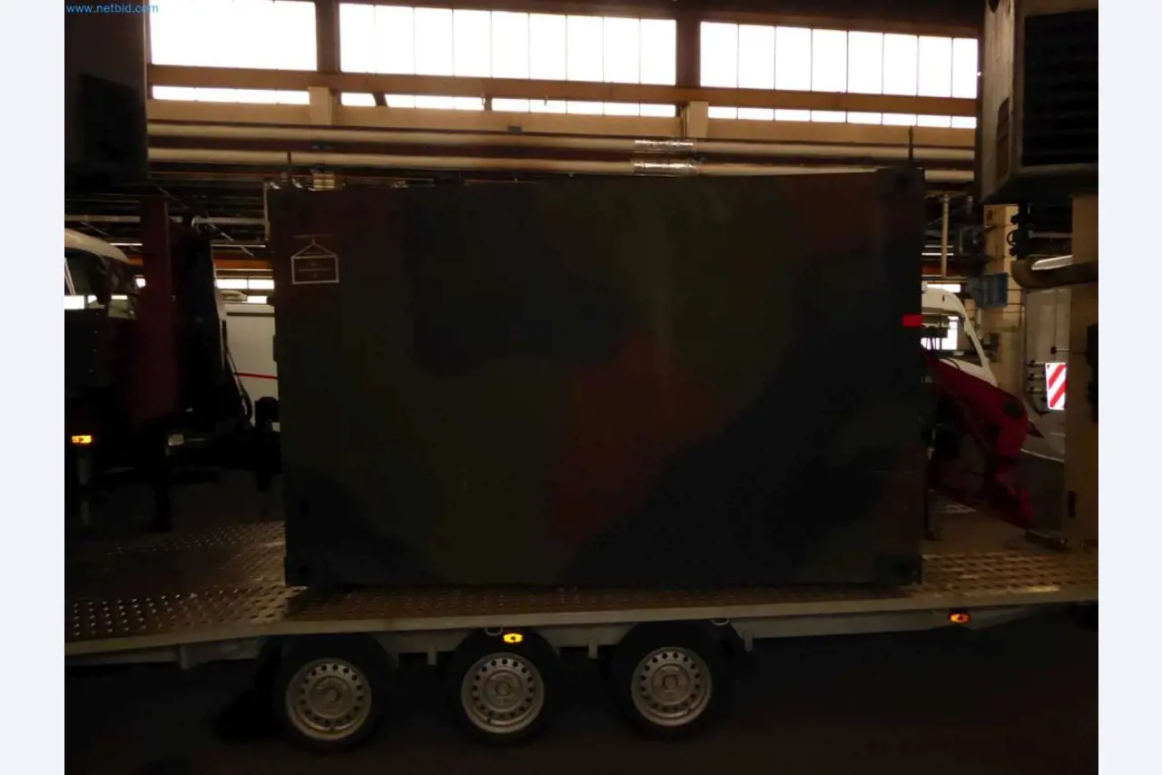 Likwidacja magazynu firmy usługowej, pojazdy, wyposażenie magazynu-8