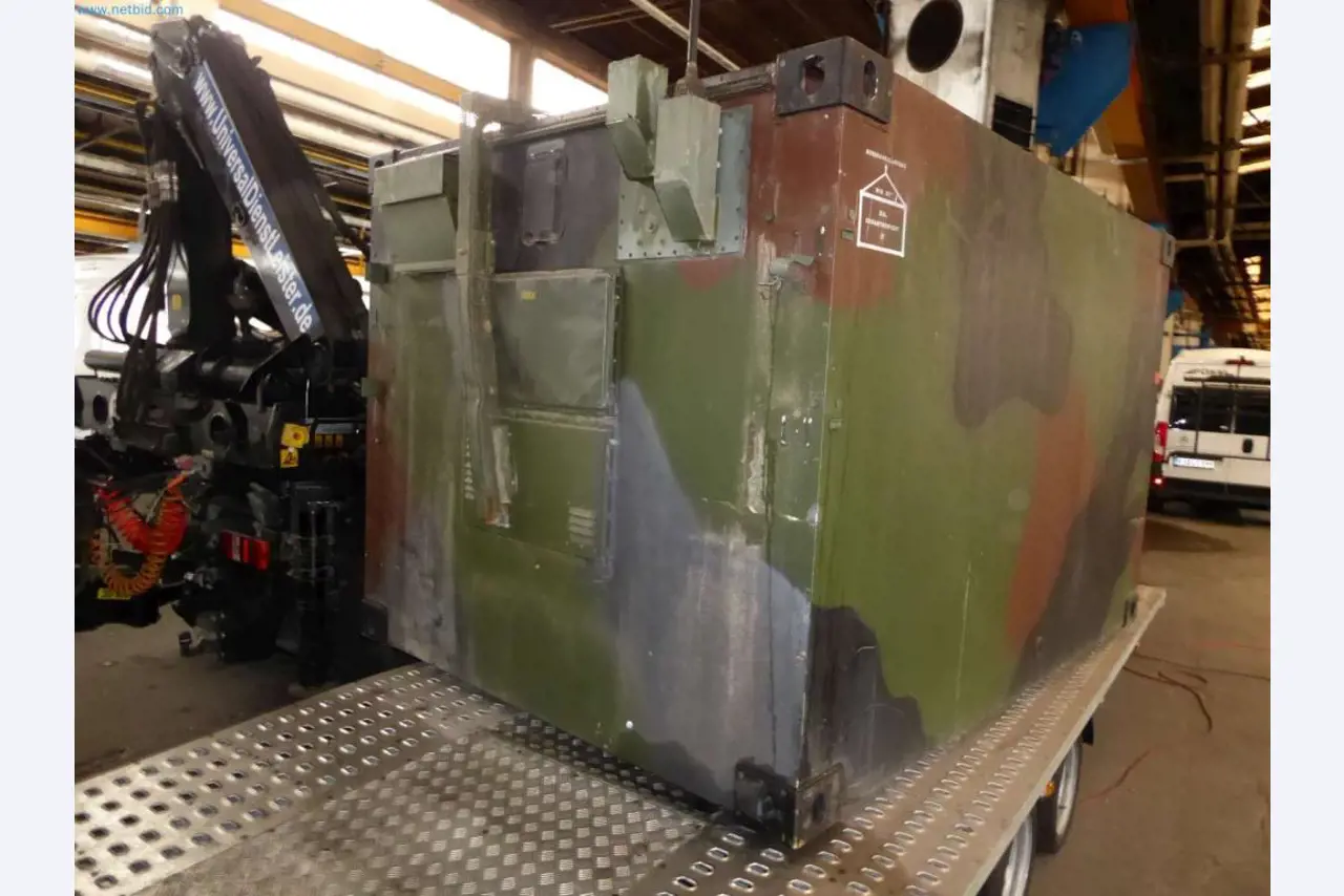 Likwidacja magazynu firmy usługowej, pojazdy, wyposażenie magazynu-9