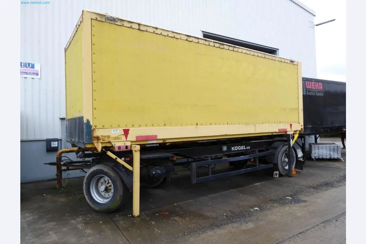 Liquidación de almacén de una empresa de servicios, vehículos, equipos de almacén-1