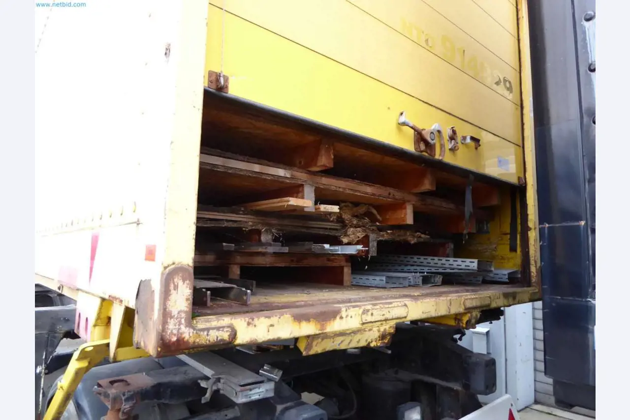 Liquidación de almacén de una empresa de servicios, vehículos, equipos de almacén-3