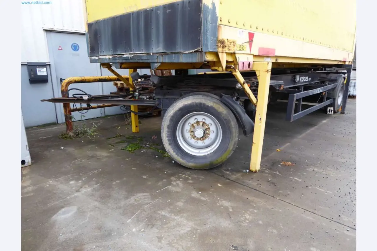 Liquidación de almacén de una empresa de servicios, vehículos, equipos de almacén-1