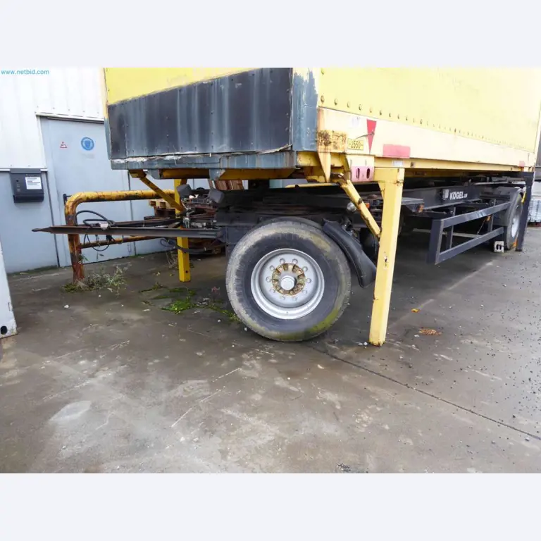 Liquidación de almacén de una empresa de servicios, vehículos, equipos de almacén-1