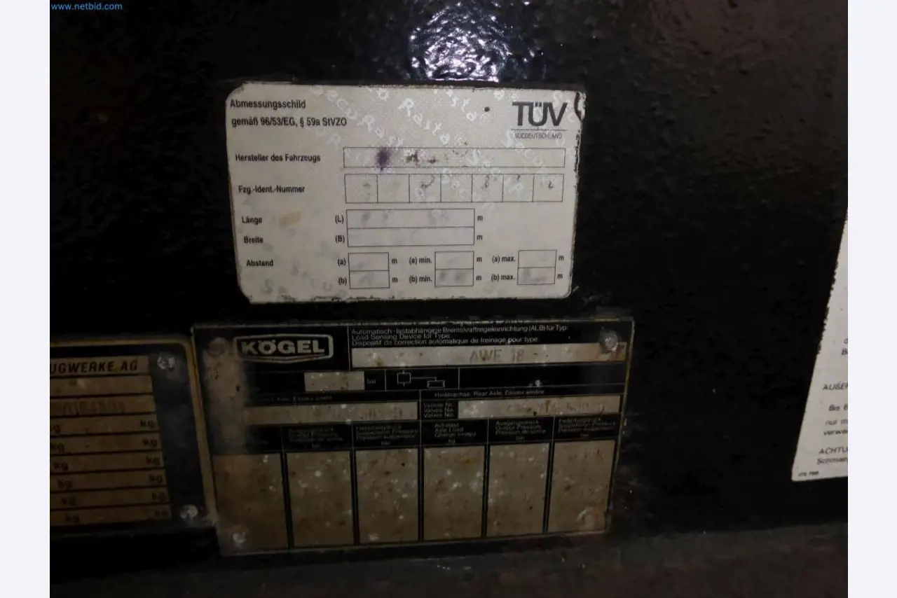 Liquidación de almacén de una empresa de servicios, vehículos, equipos de almacén-5