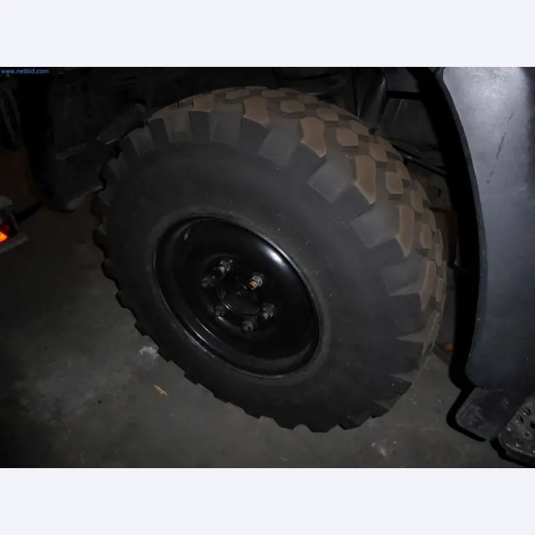 Likwidacja magazynu firmy usługowej, pojazdy, wyposażenie magazynu-11