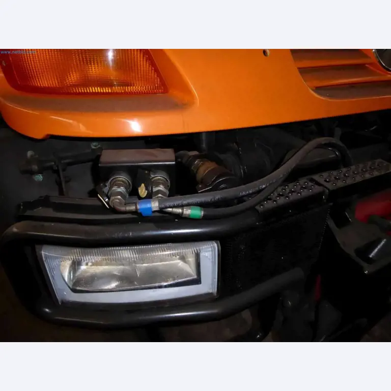 Likwidacja magazynu firmy usługowej, pojazdy, wyposażenie magazynu-6