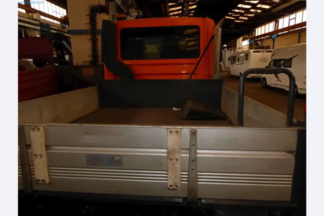 Likwidacja magazynu firmy usługowej, pojazdy, wyposażenie magazynu-10