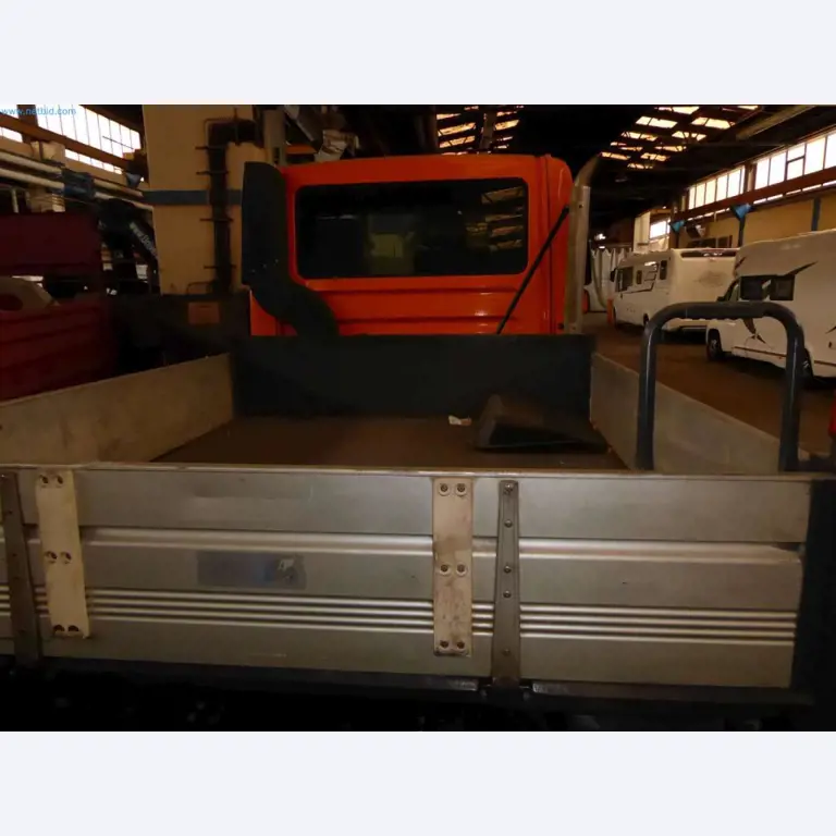 Likwidacja magazynu firmy usługowej, pojazdy, wyposażenie magazynu-10