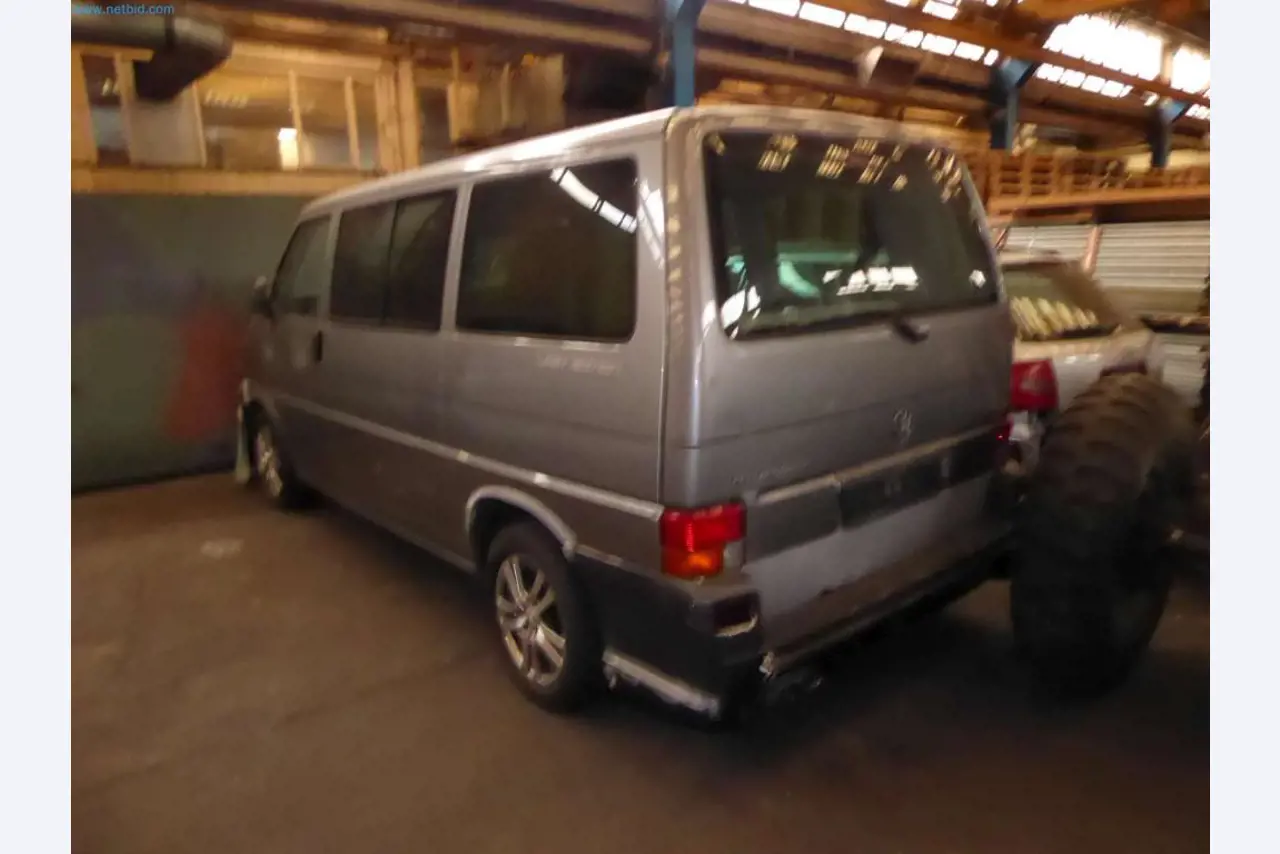 Liquidación de almacén de una empresa de servicios, vehículos, equipos de almacén-2