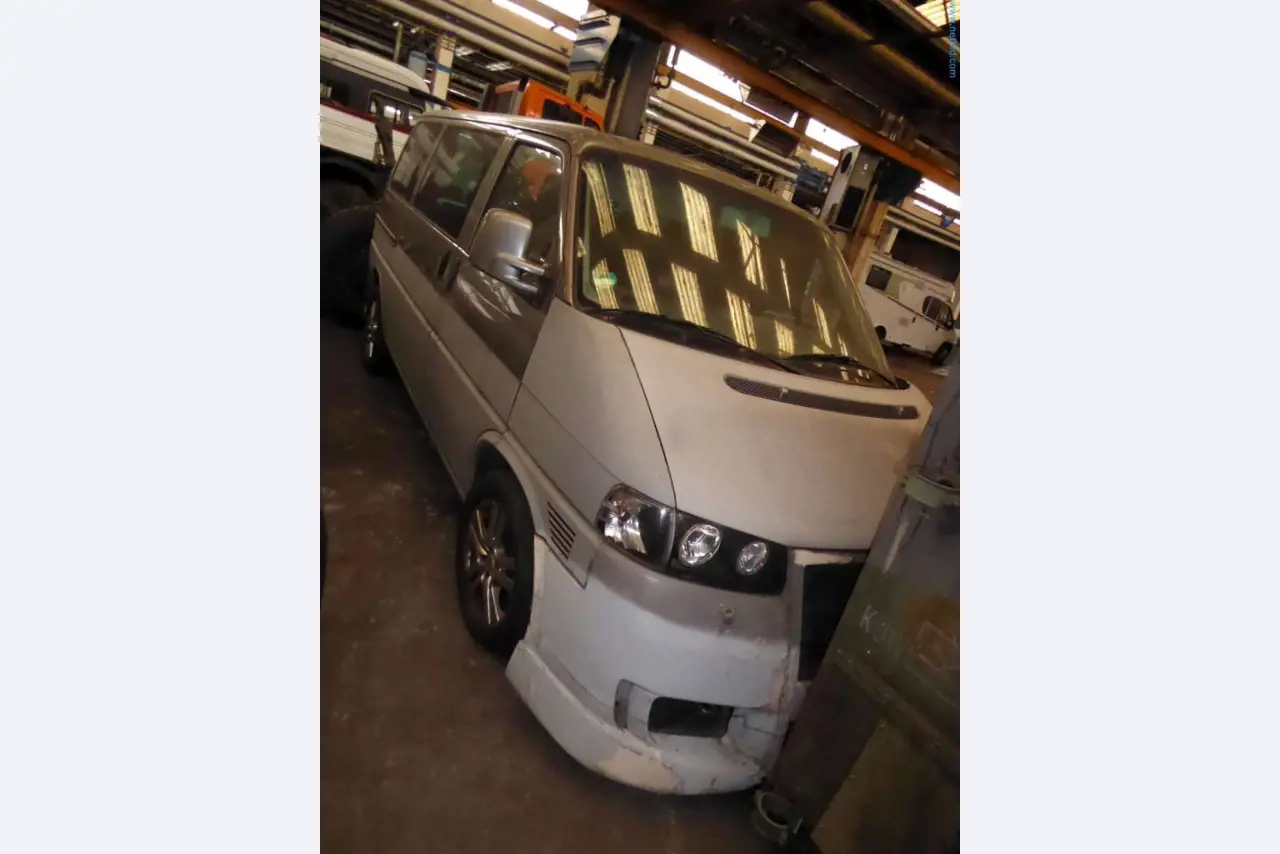 Liquidación de almacén de una empresa de servicios, vehículos, equipos de almacén-4