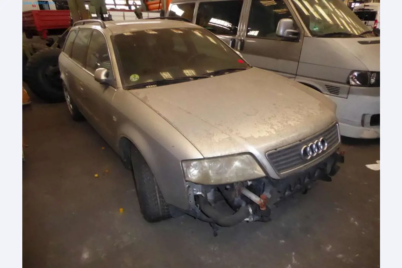 Liquidación de almacén de una empresa de servicios, vehículos, equipos de almacén-7