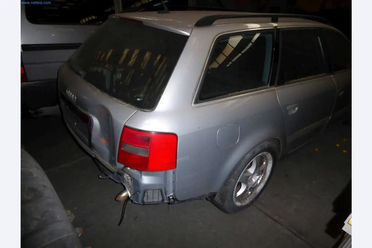 Liquidación de almacén de una empresa de servicios, vehículos, equipos de almacén-8