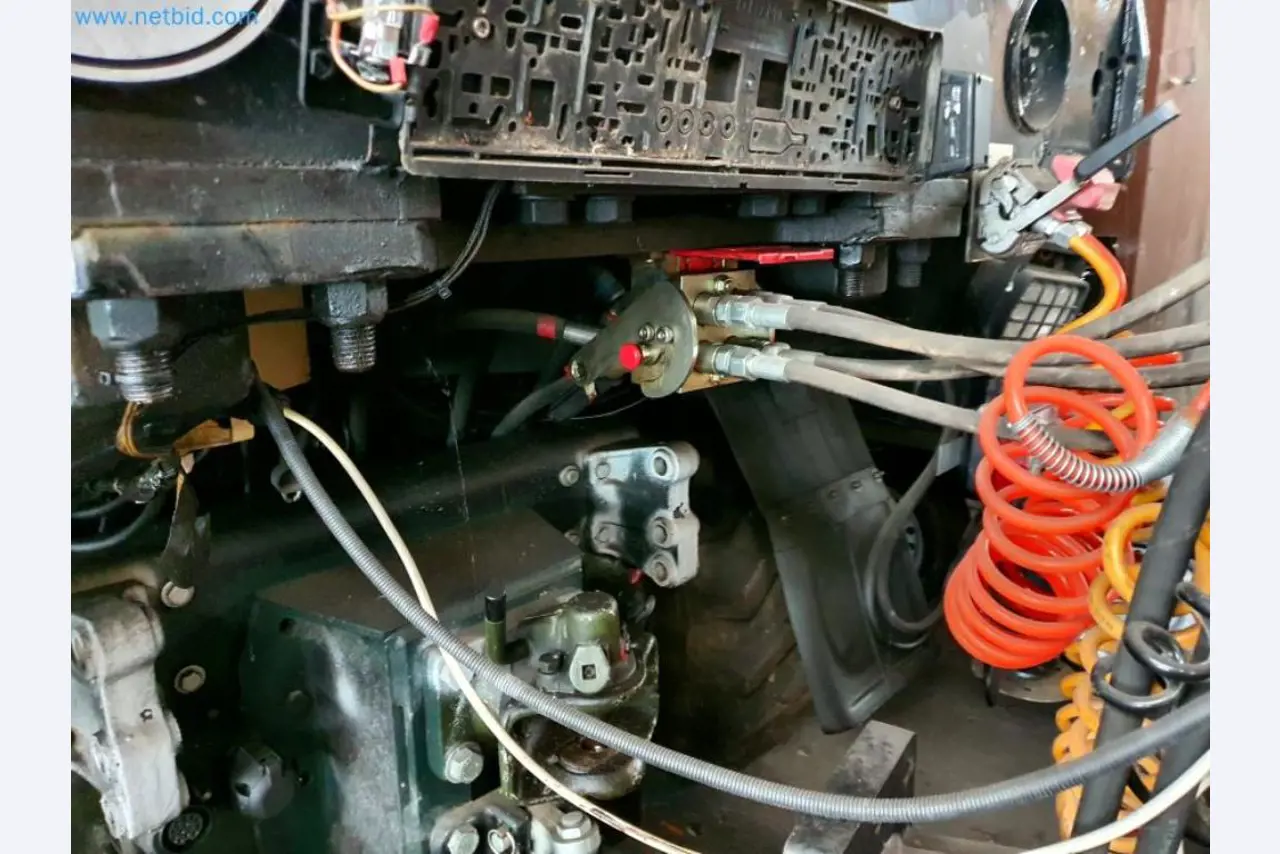 Liquidación de almacén de una empresa de servicios, vehículos, equipos de almacén-7