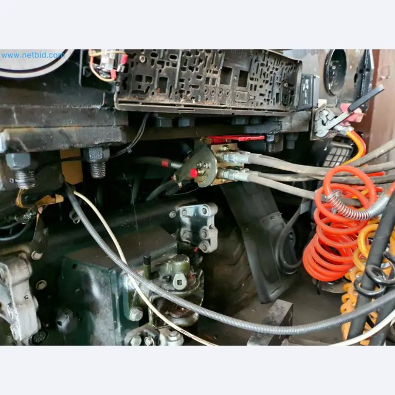 Liquidación de almacén de una empresa de servicios, vehículos, equipos de almacén-7