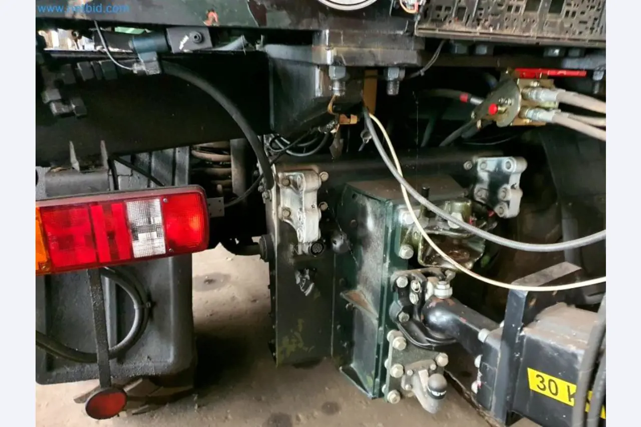 Liquidación de almacén de una empresa de servicios, vehículos, equipos de almacén-9