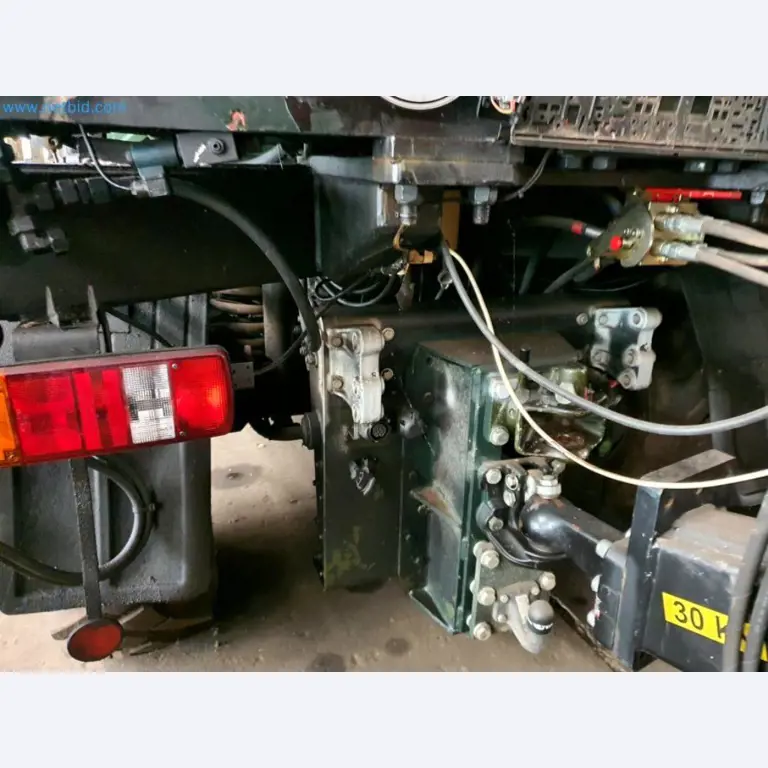 Liquidación de almacén de una empresa de servicios, vehículos, equipos de almacén-9