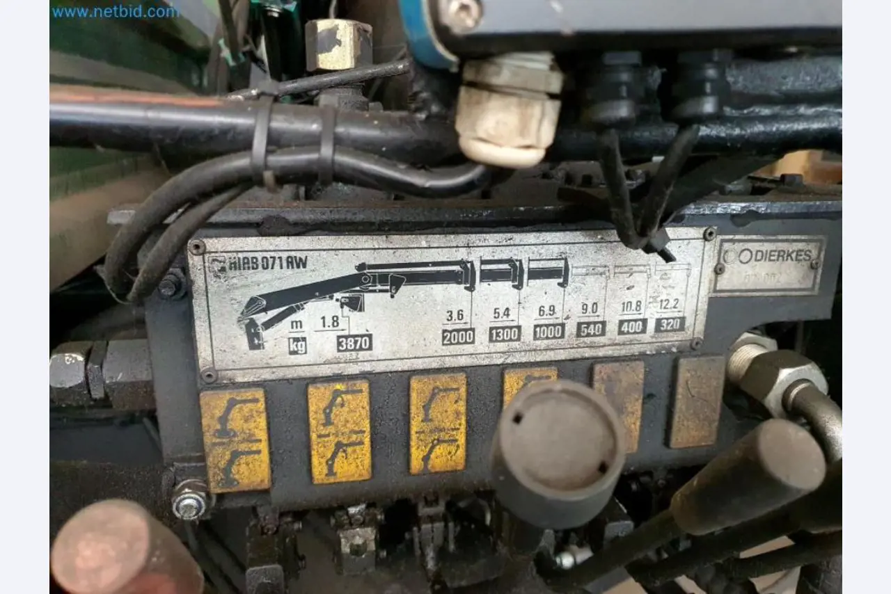 Liquidación de almacén de una empresa de servicios, vehículos, equipos de almacén-13