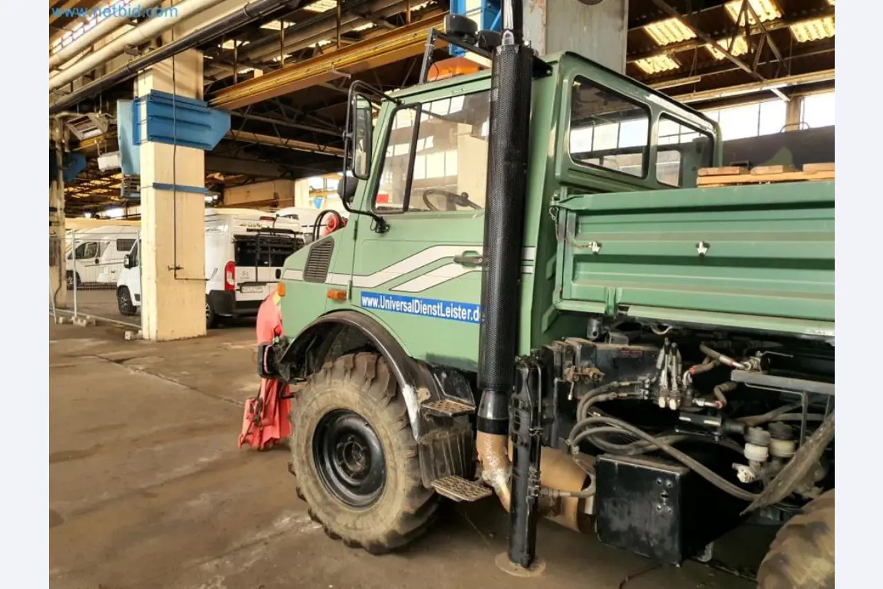Liquidación de almacén de una empresa de servicios, vehículos, equipos de almacén-18