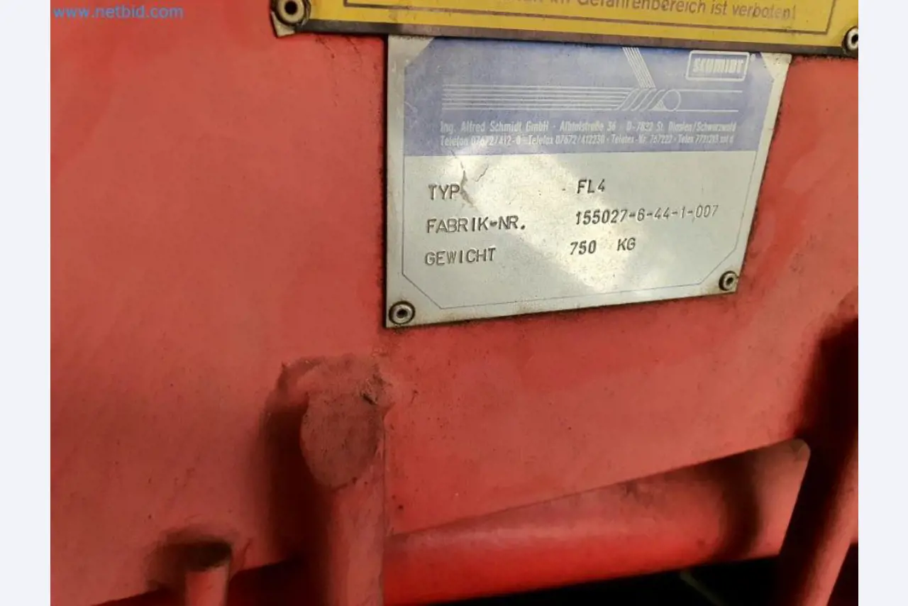 Liquidación de almacén de una empresa de servicios, vehículos, equipos de almacén-21