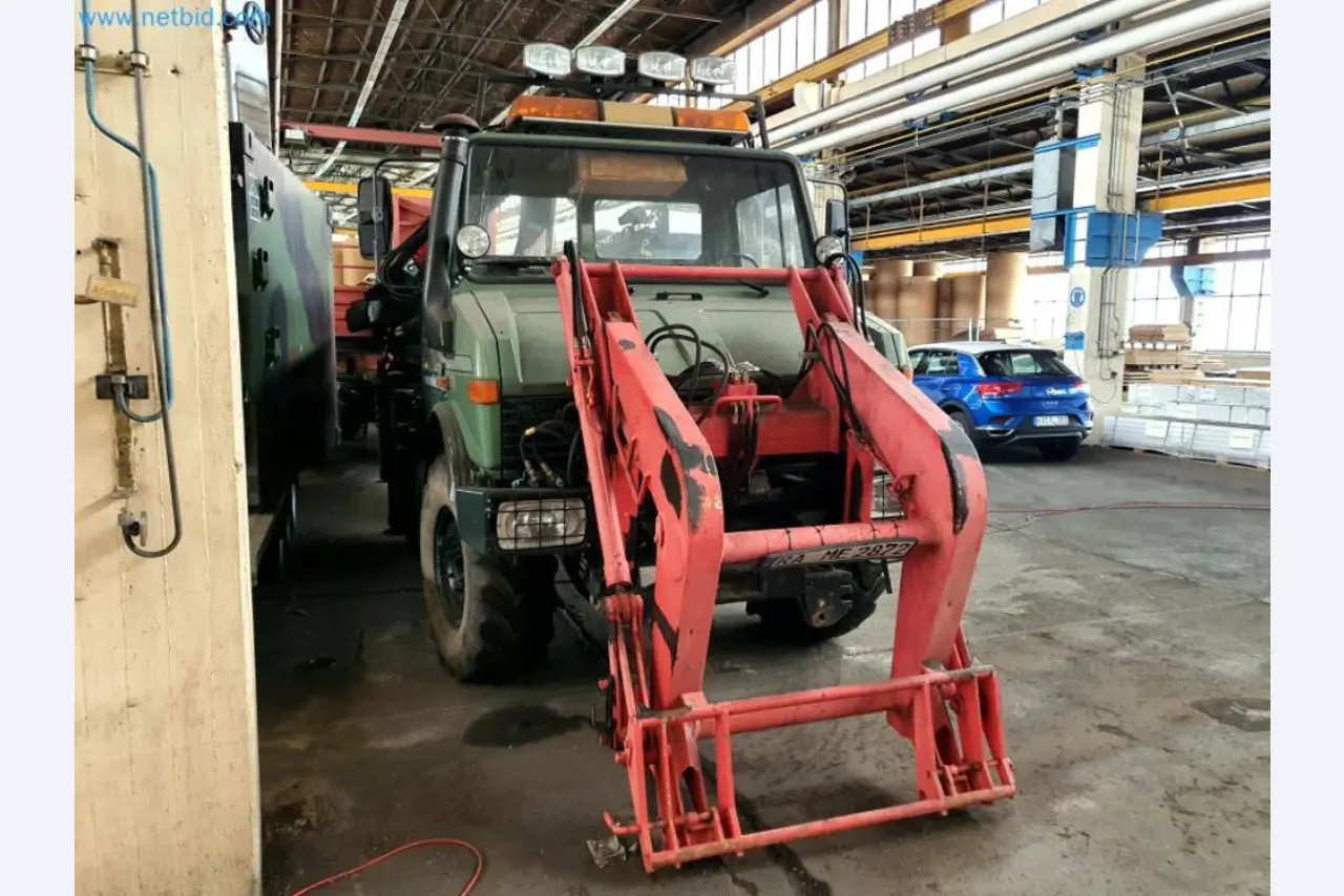 Liquidación de almacén de una empresa de servicios, vehículos, equipos de almacén-23