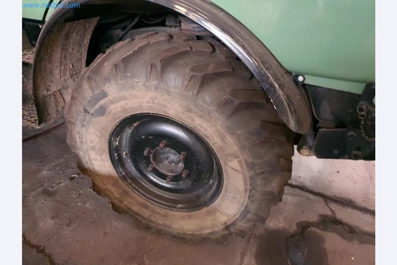 Liquidación de almacén de una empresa de servicios, vehículos, equipos de almacén-25