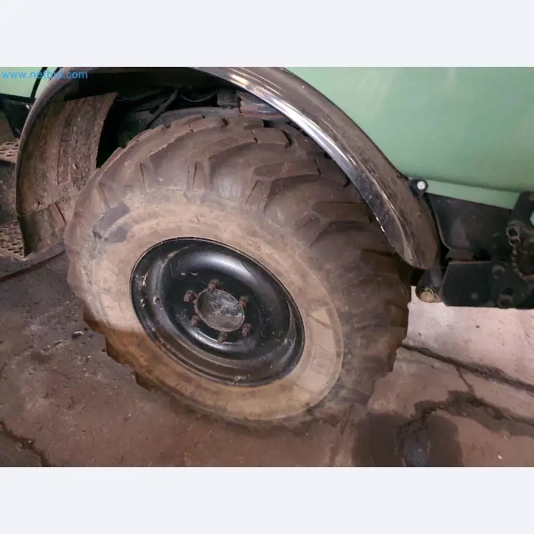 Liquidación de almacén de una empresa de servicios, vehículos, equipos de almacén-25