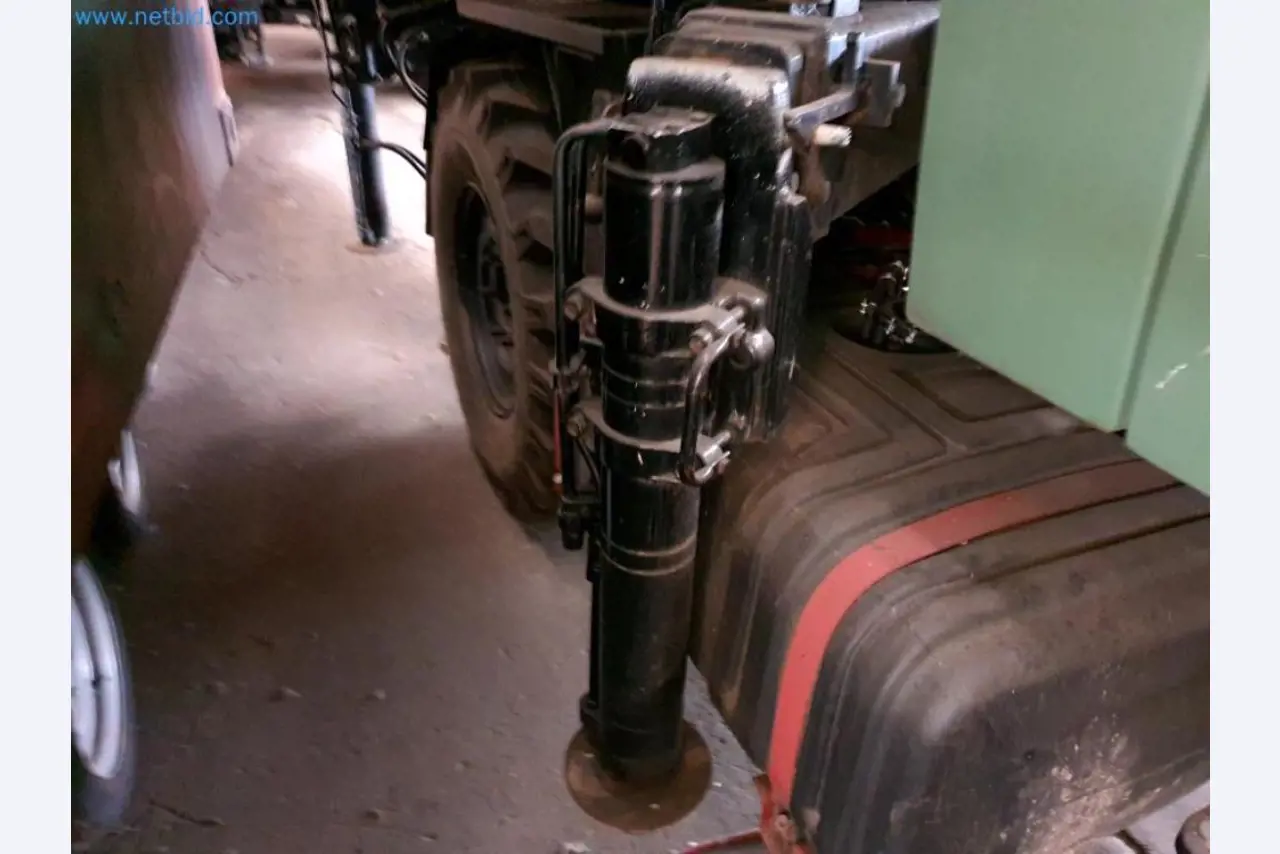 Liquidación de almacén de una empresa de servicios, vehículos, equipos de almacén-26