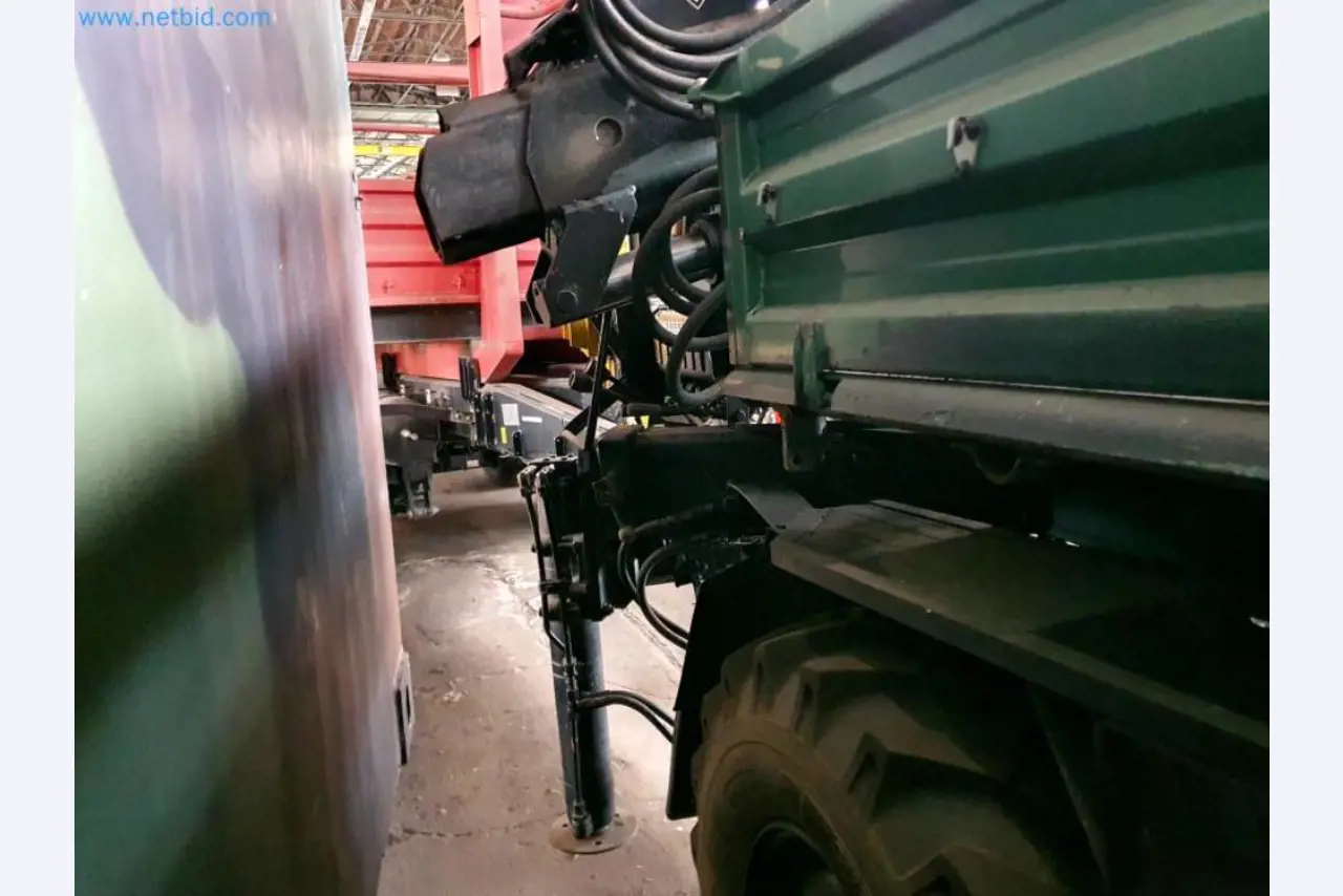 Liquidación de almacén de una empresa de servicios, vehículos, equipos de almacén-27