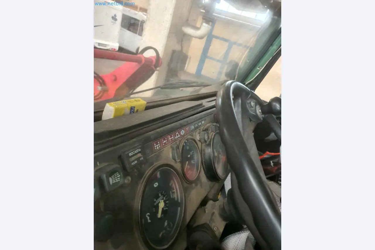 Liquidación de almacén de una empresa de servicios, vehículos, equipos de almacén-30