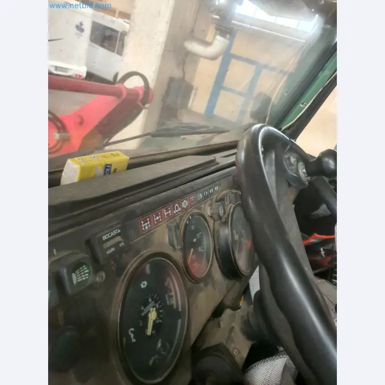 Liquidación de almacén de una empresa de servicios, vehículos, equipos de almacén-30