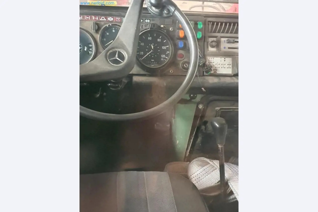 Liquidación de almacén de una empresa de servicios, vehículos, equipos de almacén-32