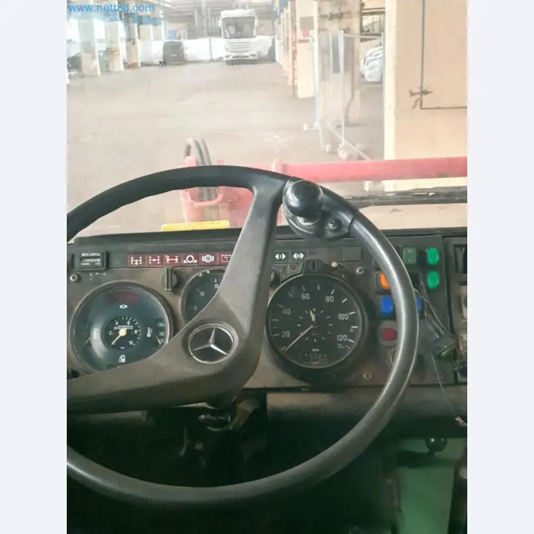 Liquidación de almacén de una empresa de servicios, vehículos, equipos de almacén-33