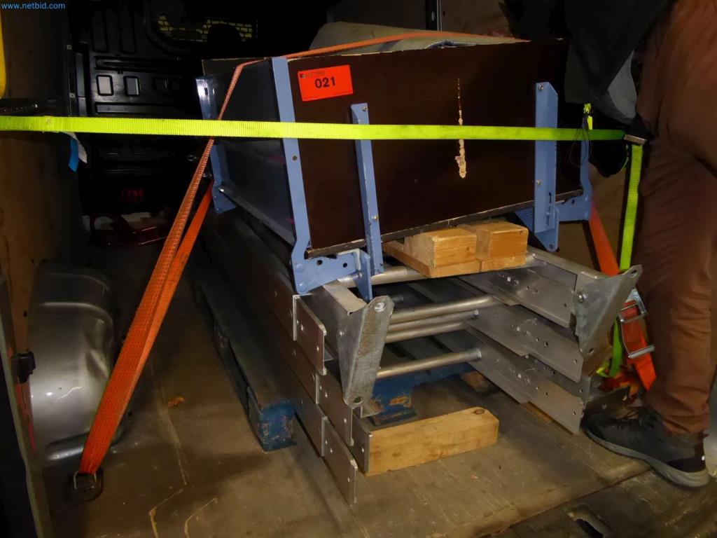 Likwidacja magazynu firmy usługowej, pojazdy, wyposażenie magazynu-2