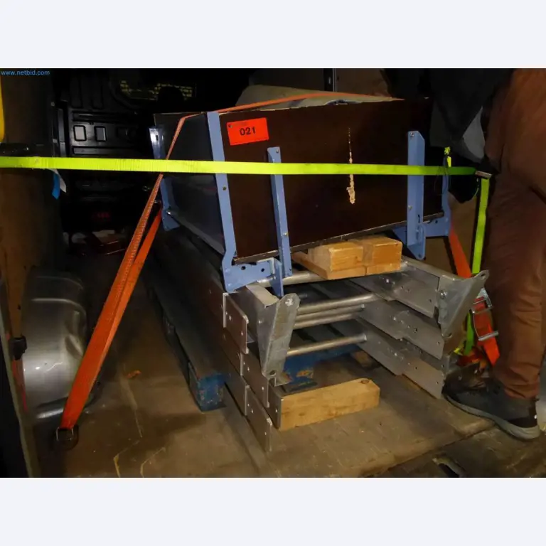 Likwidacja magazynu firmy usługowej, pojazdy, wyposażenie magazynu-2