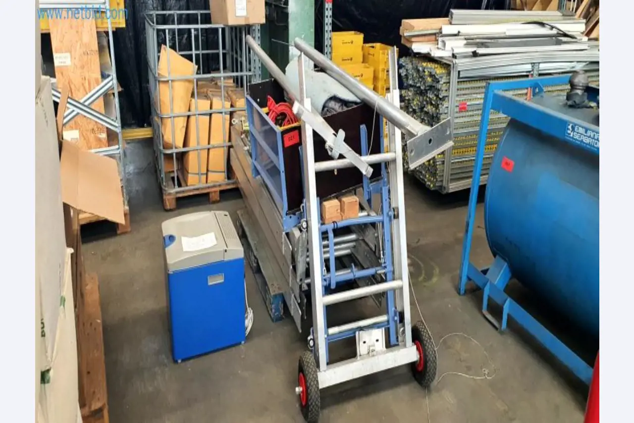 Likwidacja magazynu firmy usługowej, pojazdy, wyposażenie magazynu-1