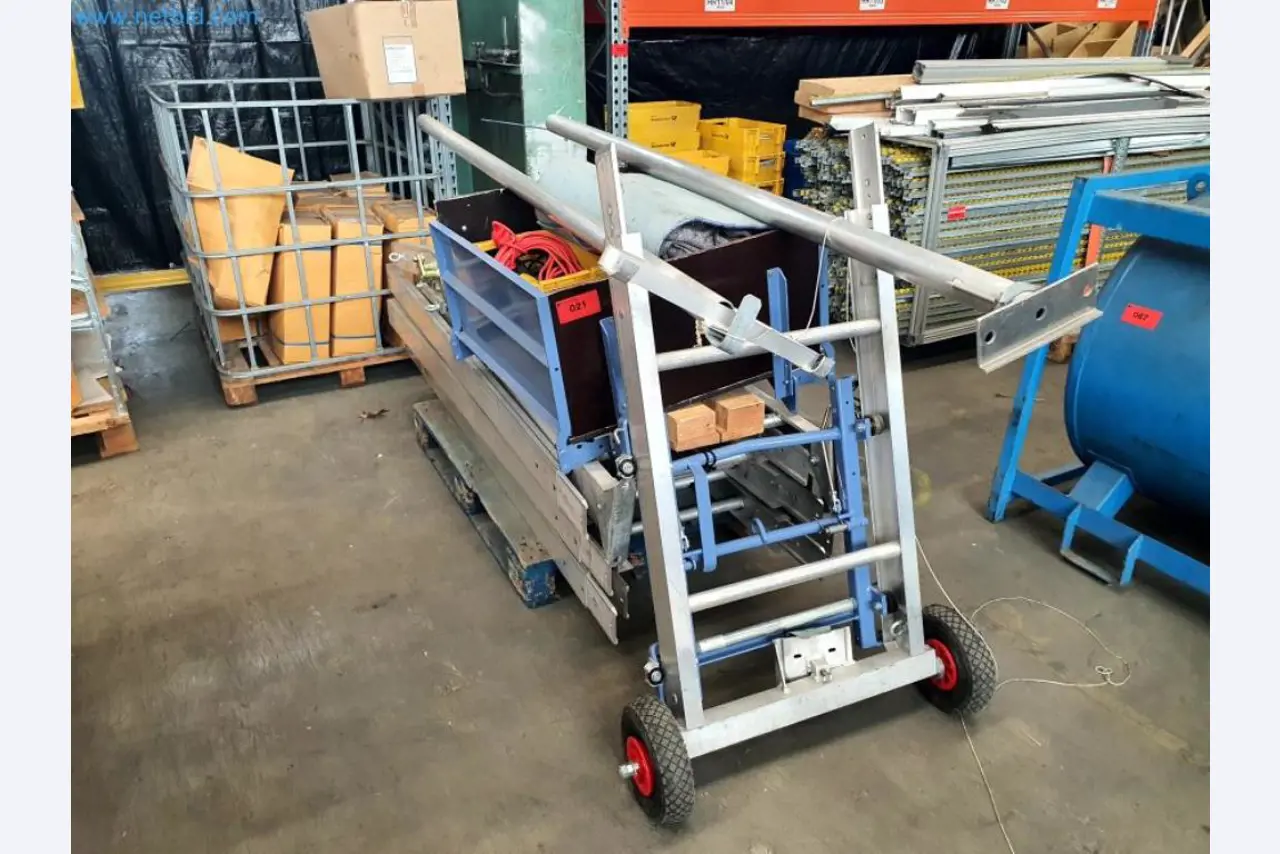 Likwidacja magazynu firmy usługowej, pojazdy, wyposażenie magazynu-4