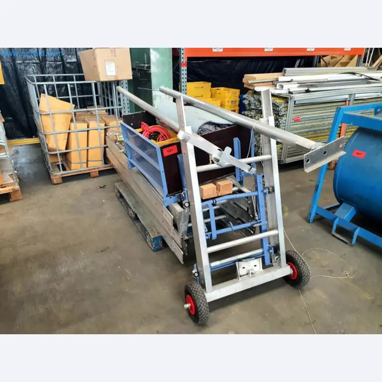 Likwidacja magazynu firmy usługowej, pojazdy, wyposażenie magazynu-4