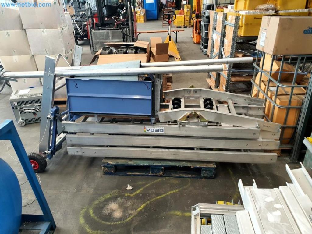 Likwidacja magazynu firmy usługowej, pojazdy, wyposażenie magazynu-6