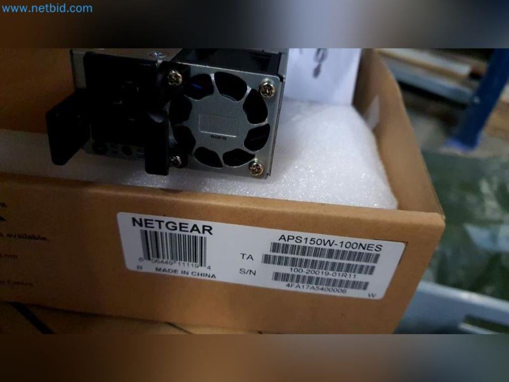 Likwidacja magazynu firmy usługowej, pojazdy, wyposażenie magazynu-2