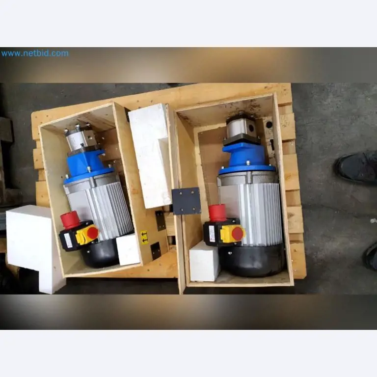 Magazijnliquidatie van een dienstverlenend bedrijf, voertuigen, magazijnuitrusting-1