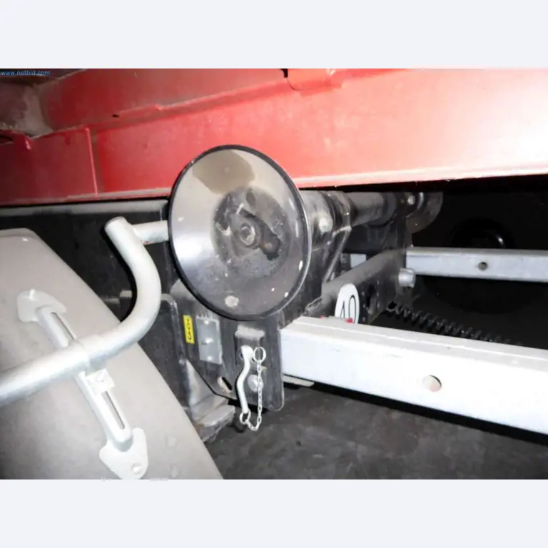 Liquidación de almacén de una empresa de servicios, vehículos, equipos de almacén-7