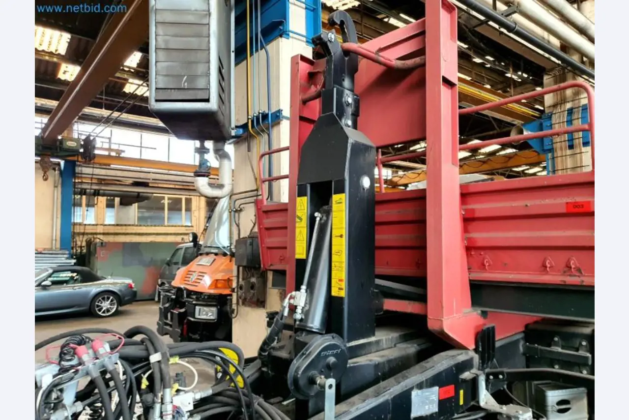 Liquidación de almacén de una empresa de servicios, vehículos, equipos de almacén-12