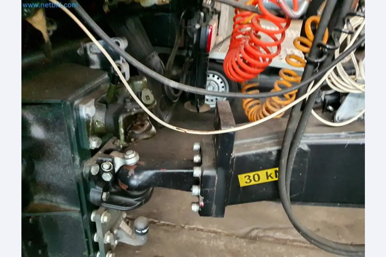 Liquidación de almacén de una empresa de servicios, vehículos, equipos de almacén-13