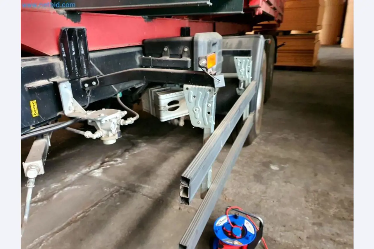 Liquidación de almacén de una empresa de servicios, vehículos, equipos de almacén-14